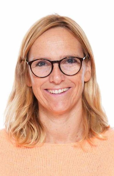 
      
        teacher_docent-1_groep-12d_f6064309 (2).jpg
      
    