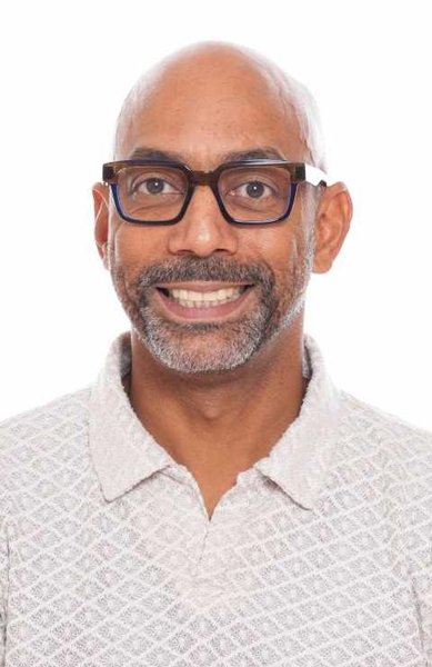 
      
        teacher_docent-6_extra_f6064336 (1).jpg
      
    