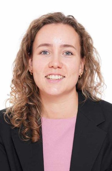 
      
        teacher_docent-1_groep-3b_f6064315 (2).jpg
      
    